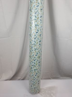un grand vase orné d'un motif bleu et vert
