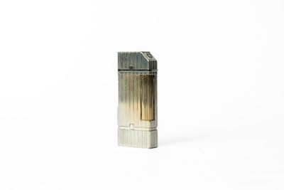une image représentant un briquet sur fond blanc