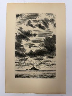 un dessin en noir et blanc représentant des nuages au-dessus d'une étendue d'eau