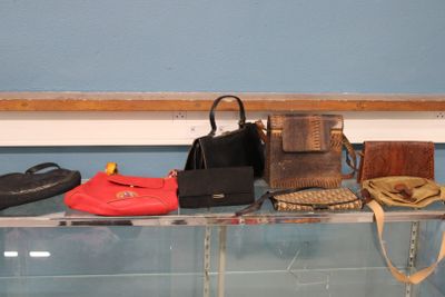 Lot de 8 sacs, 2 boîtes à chapeaux et 1 paire de guêtres - Photo 1