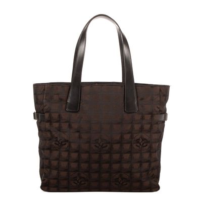 CHANEL - SAC à main modèle "New Travel Line Shopping Tote" e…