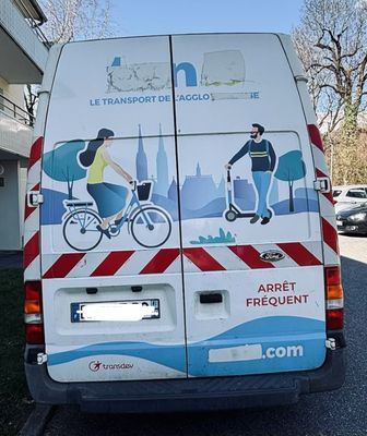 CTTE FORD TRANSIT Immatriculé EH-617-RG