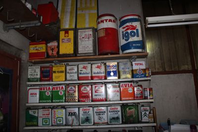 Lot de bidons 39 pièces Huile de 2 litres et 30 litres - Photo 1