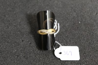 un anneau fixé au bout d'un porte-clés