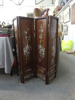 CHINE - Paravent en bois à 4 feuilles à décor incrusté de na…