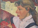 tableau représentant une femme tenant un bouquet de fleurs devant une bibliothèque