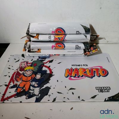 deux livres sur les anime posés l'un à côté de l'autre sur une table