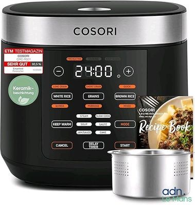 un gros plan sur un autocuiseur électrique et une tasse de soupe