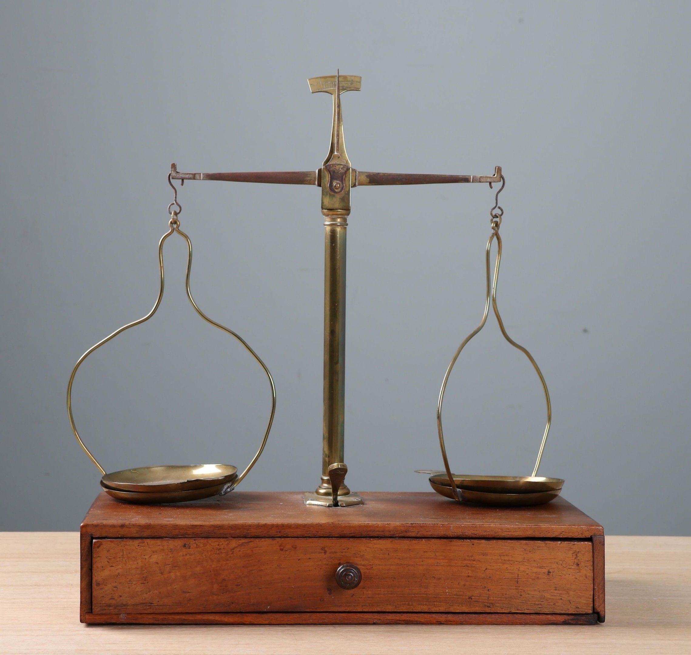 Objets d'art & Curiosités