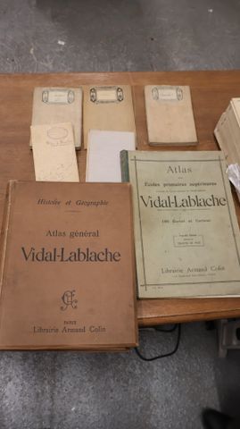 Atlas géographie, cartes anciennes toilées (aubusson, Algérie, Ch...