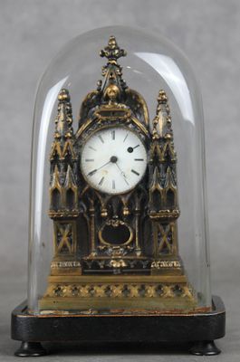 Pendulette en bronze repatiné représentant une façade d'égli… - Photo 1