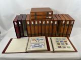 un grand nombre de livres posés sur une table