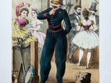 une vieille photo représentant un homme en uniforme militaire debout devant un groupe de personnes