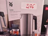 deux cartons de cafetières sur une étagère dans un magasin