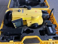 un laser rotatif LEICA type Builder 509 dans sa mallette d'o…