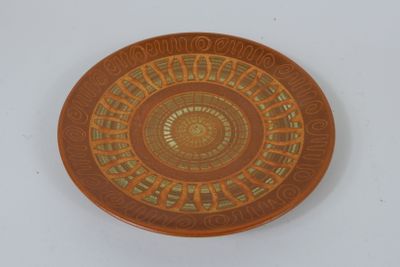 Serge JAMET (1959-2018) Assiette en céramique brune à décor …