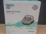 packaging of the robot nettoteur is sitting on the table