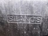 a close up of a car ' s emblem on the side of the car