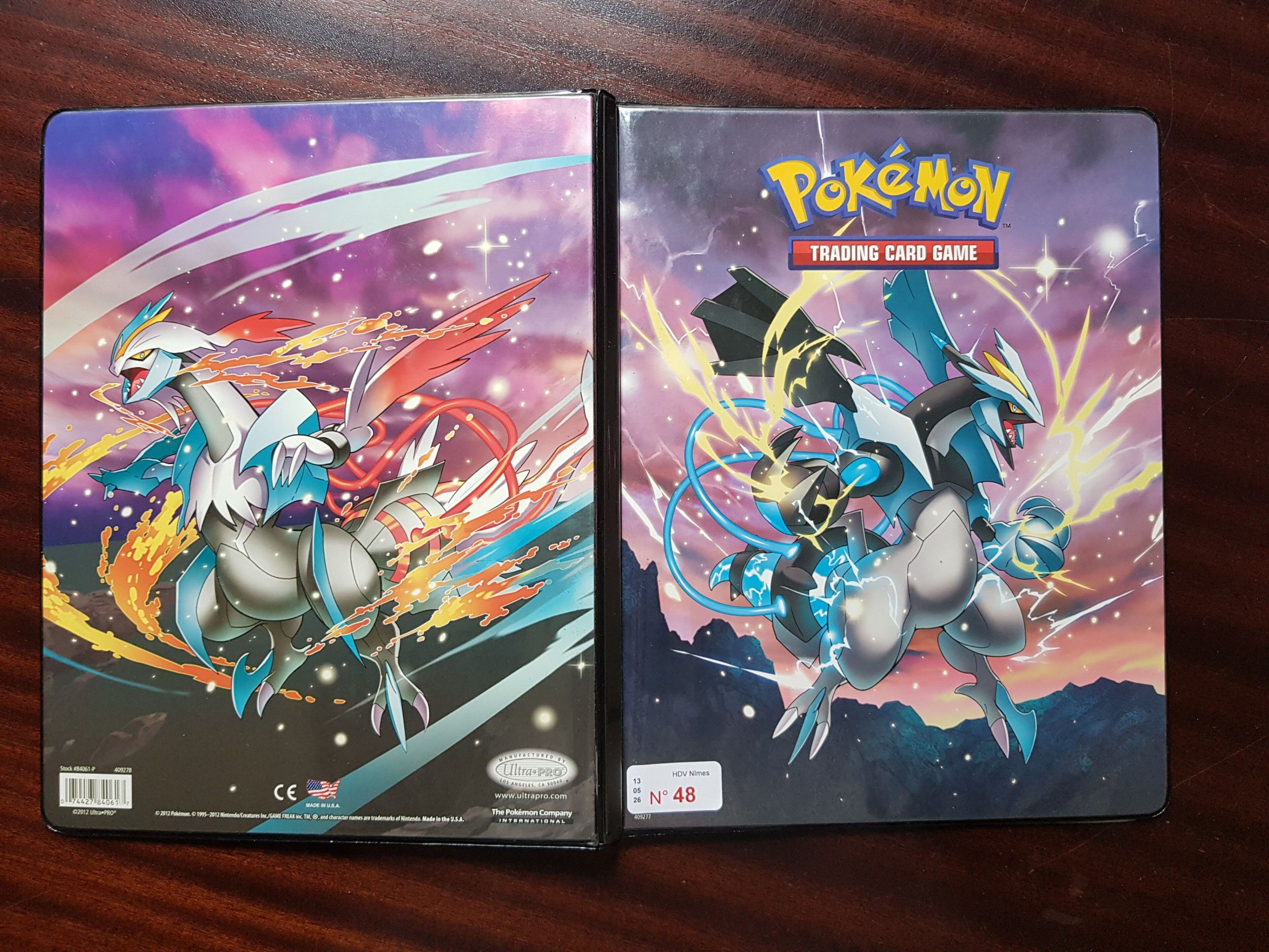 PO KEMON - Classeur pokemon kyurem noir et blanc vide