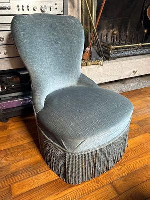 PAIRE DE CHAISES d'appoint en velours bleu-gris, dossier hau… - Photo 1