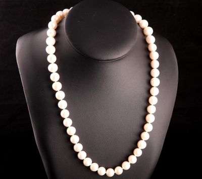 Collier sautoir choker, composé d'environ 75 perles de culture, fermoi - Photo 1