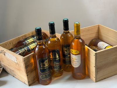 12 bouteilles 6 bts Château LOUSTALOT 2007 Loupiac, 3 bts Ch…