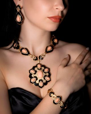VAN CLEEF & ARPELS Parure en or 18K (750) comprenant : un co…