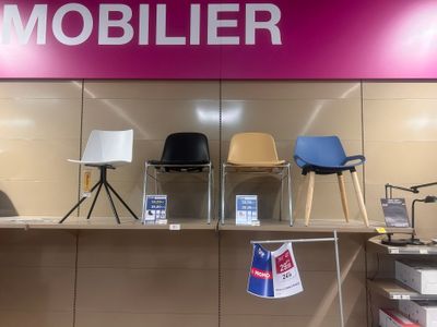 Lot de 4 chaises comprenant - Photo 1