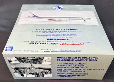 une image représentant une boîte sur laquelle figure l'illustration d'un avion