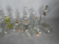 Ensemble de 20 lampes à huile en verre, certaines soufflées. (photo 5)