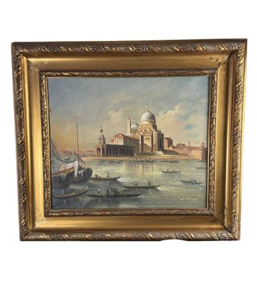 une peinture à l'huile représentant un bateau sur l'eau, avec un bâtiment en arrière-plan