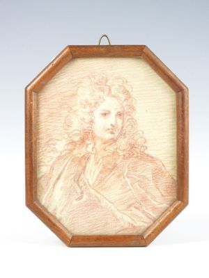 portrait d'une femme dans un cadre en bois sur fond blanc