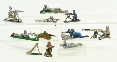 QUIRALU et divers 11 soldats en aluminium et en plomb : Mitrailleurs a - Photo 1