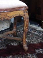 SUITE DE TROIS CHAISES en hêtre mouluré et sculpté de fleure… (photo 6)
