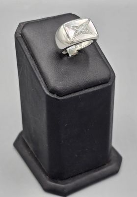 MAUBOUSSIN Bague, modèle "Grande Vie" en or blanc 750°°.