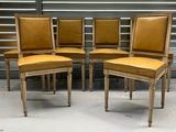 lot de quatre chaises de salle à manger de style Louis XVI