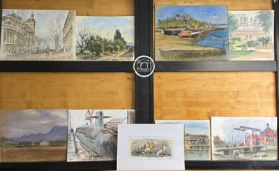 de nombreux tableaux accrochés aux murs de cette pièce