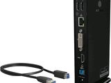 une image représentant un ordinateur auquel est branché un câble USB