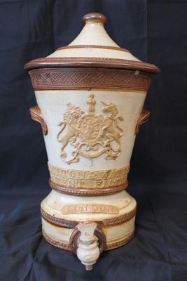 Filtre à eaux, fin XIXème s., DOULTON WATTS'S, bouchon cassé