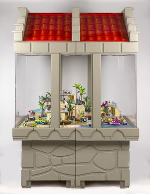une vitrine contenant des Lego