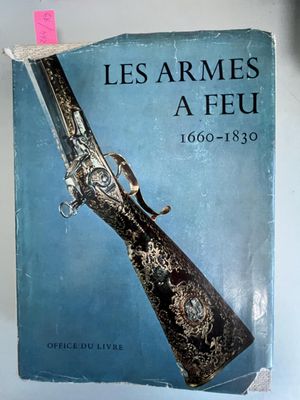 couverture du livre « Les armes à feu, 1900-1930 », avec un pistolet en couverture