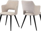 une paire de chaises beiges aux pieds noirs et une chaise rembourrée beige