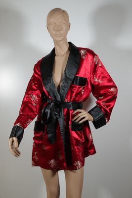 VESTE d'apparat japonaise, tissu satiné rouge vermillon et n…