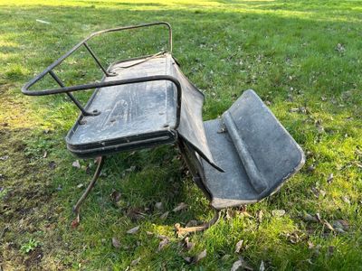 SIEGE de VICTORIA authentique en bois et métal, vers 1900