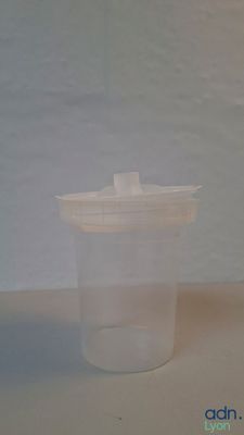 Lot peinture : 45 systèmes de godets 45 couvercles jetable p…