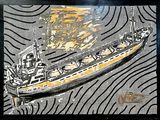 une photo d'un bateau dans l'eau