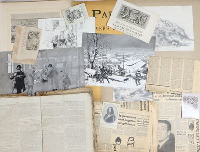 de nombreux vieux journaux et de vieilles photos accrochés au mur