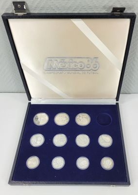 Coffret MEXICO 86 Championnat du Monde de Football : 11 pièc…