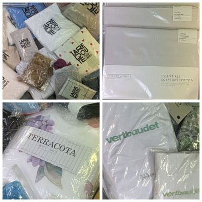 plusieurs photos d'un tas d'objets rangés dans des sacs en plastique