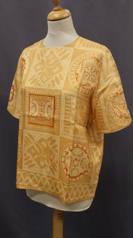 CELINE Paris – Top manches courtes en soie jaune. Sabine BL 24. T...